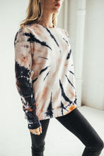 Carregar imagem no visualizador da galeria, Ultra Spiral Tie Dye Crewneck